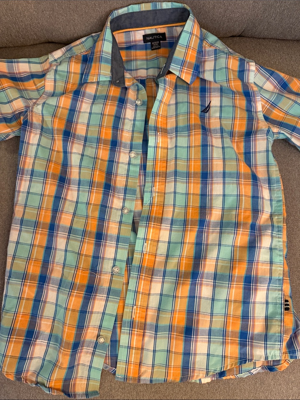 Short sleeve button down